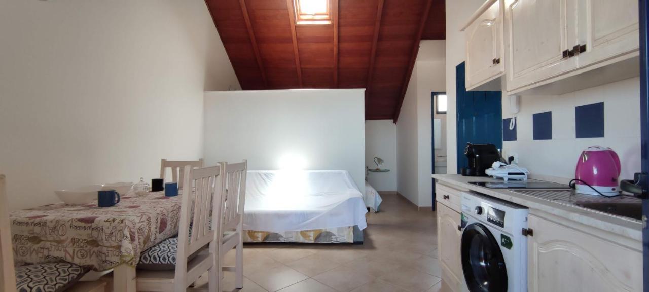 Sal Service New Studio Penthouse Santa Maria Bagian luar foto